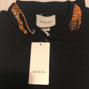 Gucci Tiger print collared shirt.